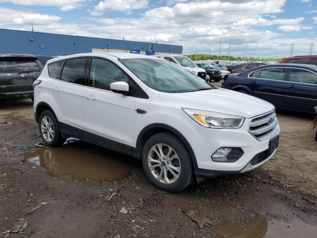 1FMCU9GD9HUD85573 2017 Ford Escape Se