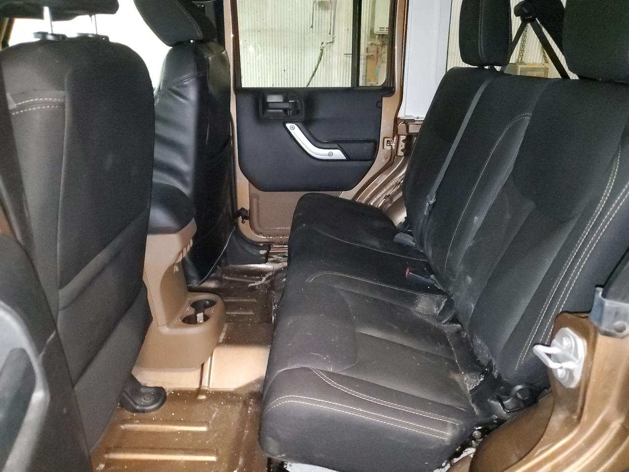 1C4HJWFG2FL624610 2015 Jeep Wrangler Unlimited Rubicon