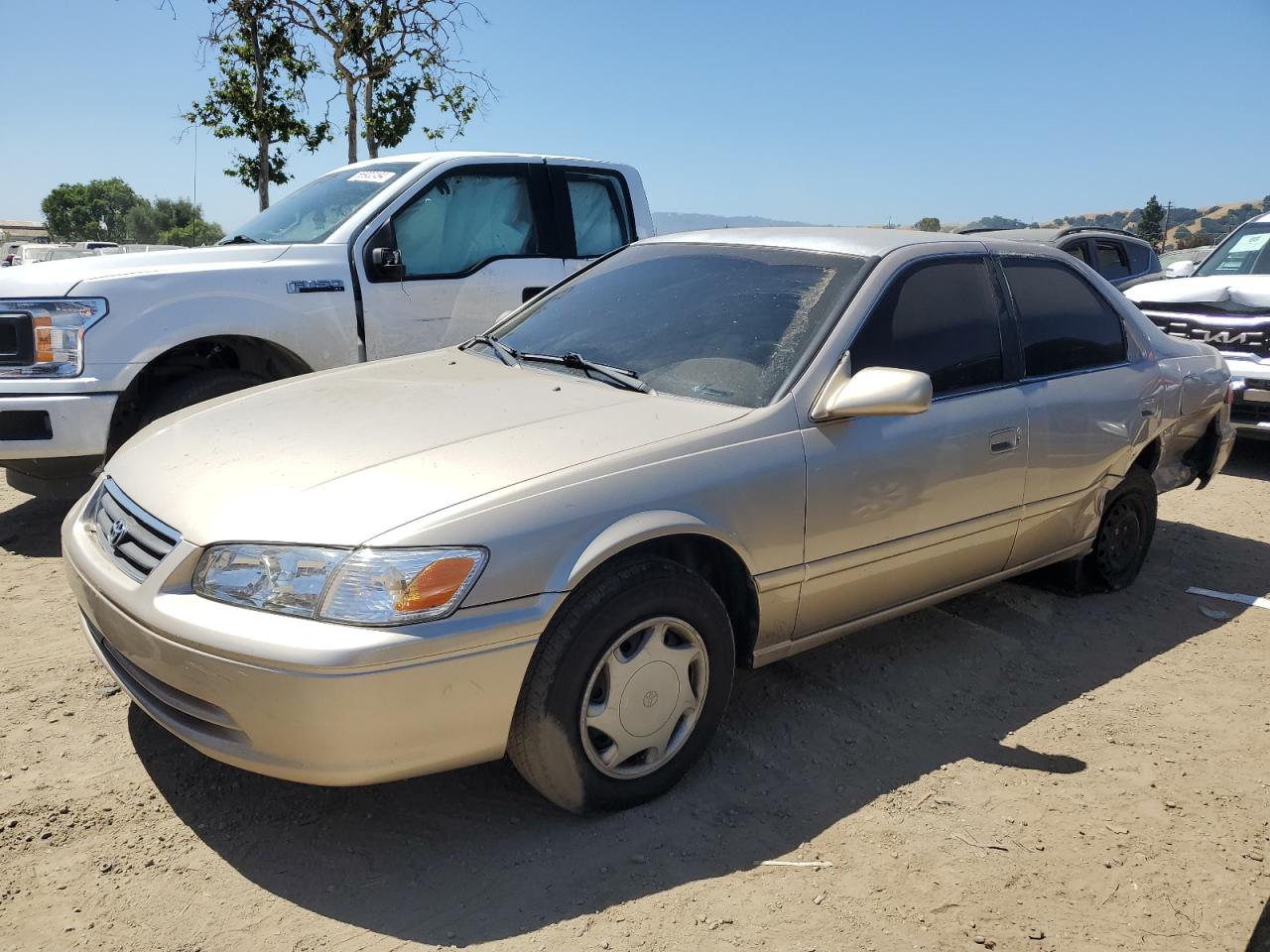 4T1BG22K1YU749338 2000 Toyota Camry Ce