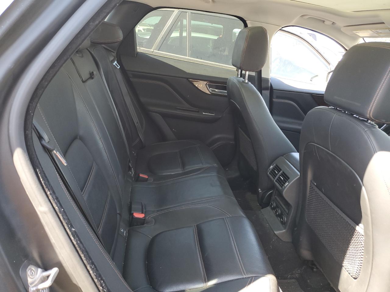 SADCK2FXXJA259442 2018 Jaguar F-Pace Prestige
