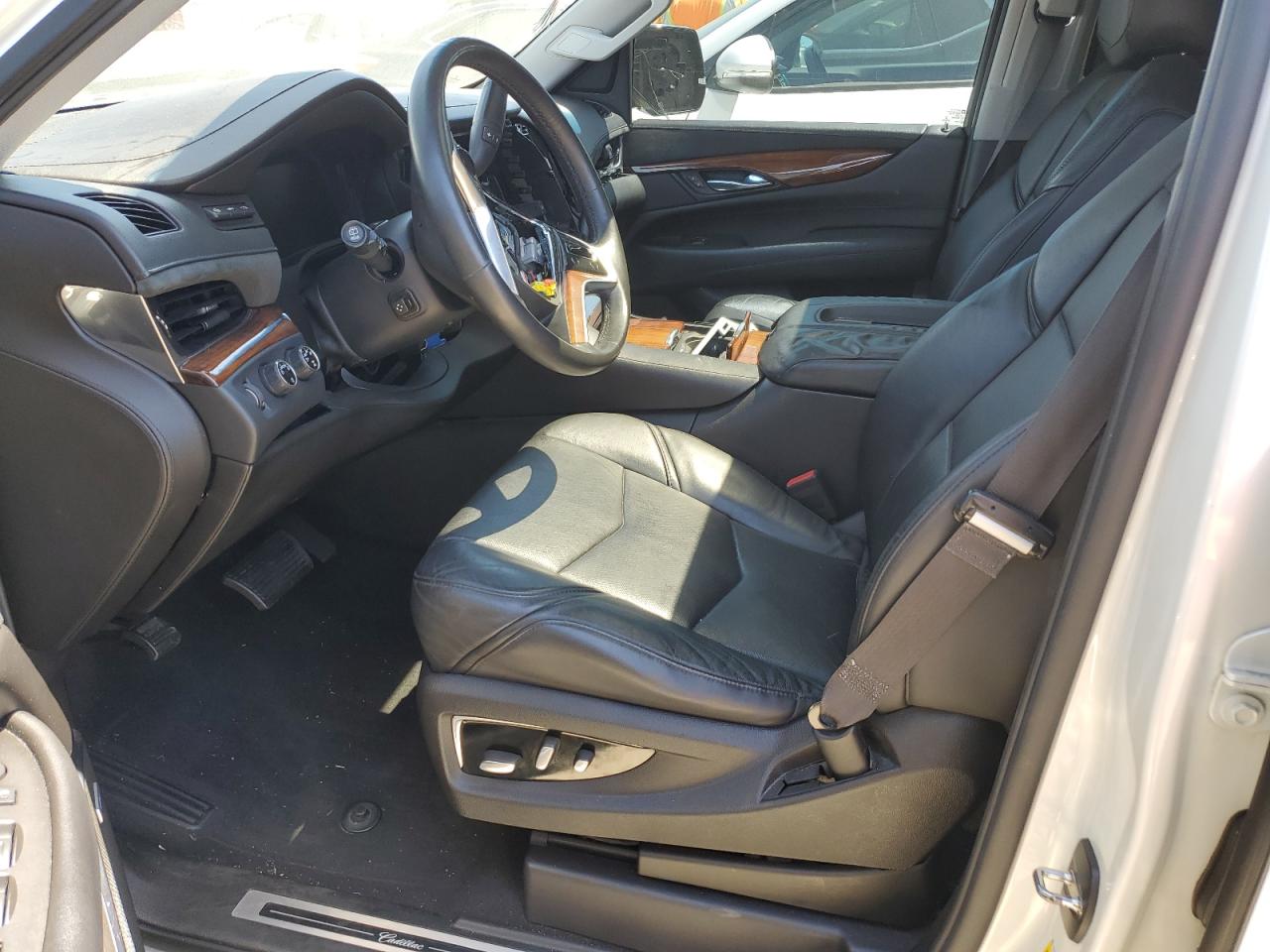 1GYS4MKJ7FR628307 2015 Cadillac Escalade Luxury