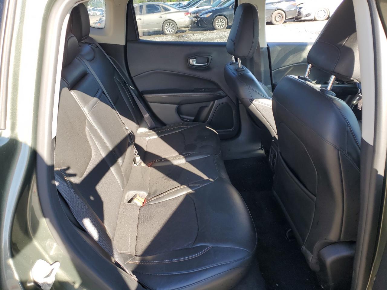 3C4NJDBB8JT283731 2018 Jeep Compass Latitude