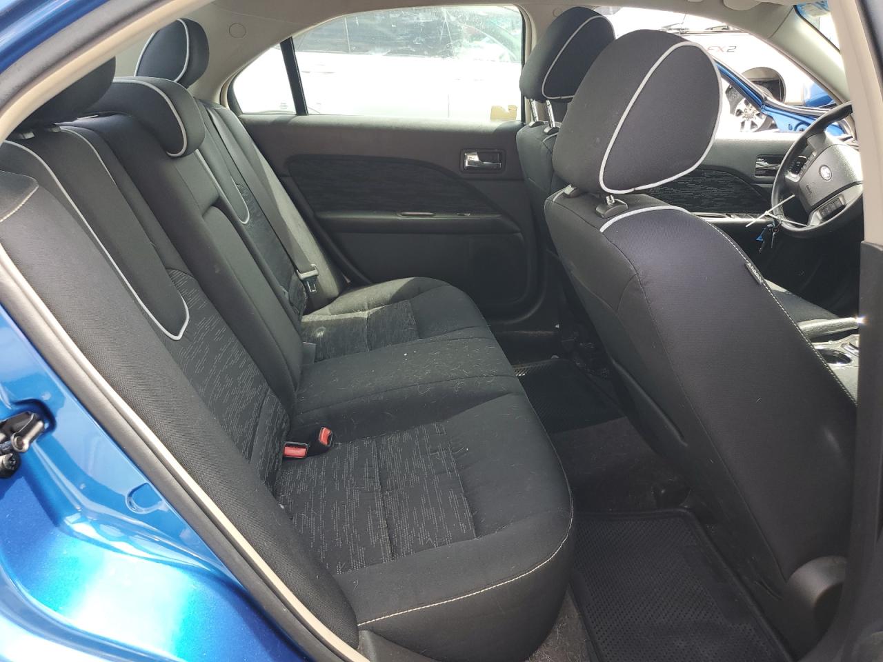 3FAHP0HA1BR199208 2011 Ford Fusion Se