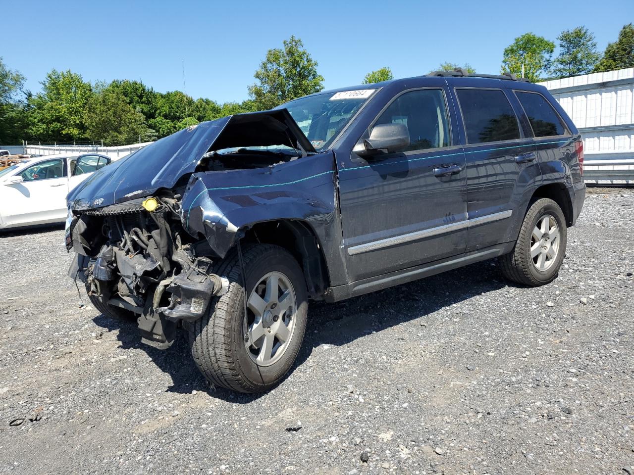 1J4PR4GK2AC143352 2010 Jeep Grand Cherokee Laredo