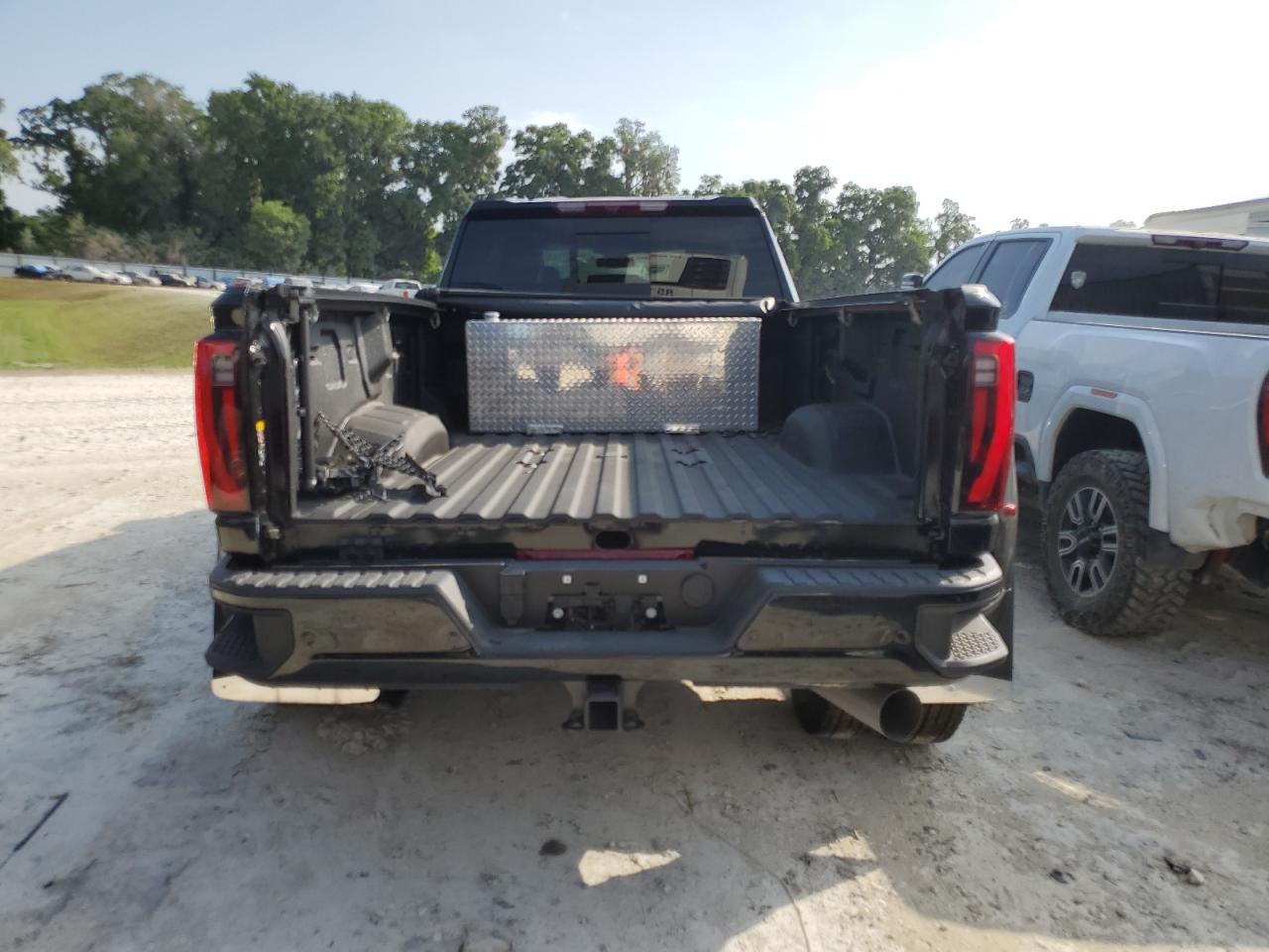 1GT49WEY8RF201387 2024 GMC Sierra K3500 Denali