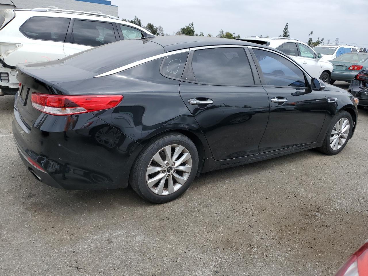 5XXGT4L30JG260370 2018 Kia Optima Lx