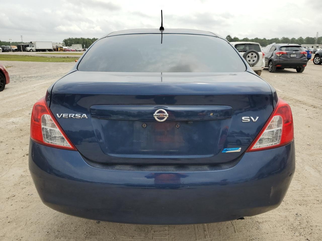 3N1CN7AP8CL889899 2012 Nissan Versa S