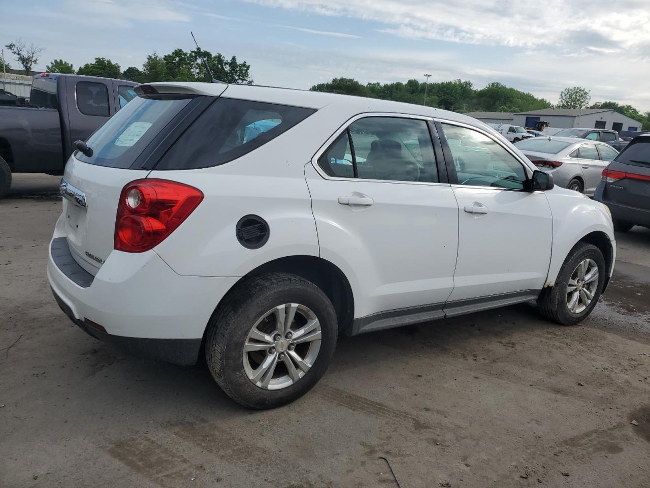 2CNFLCEC8B6235046 2011 Chevrolet Equinox Ls