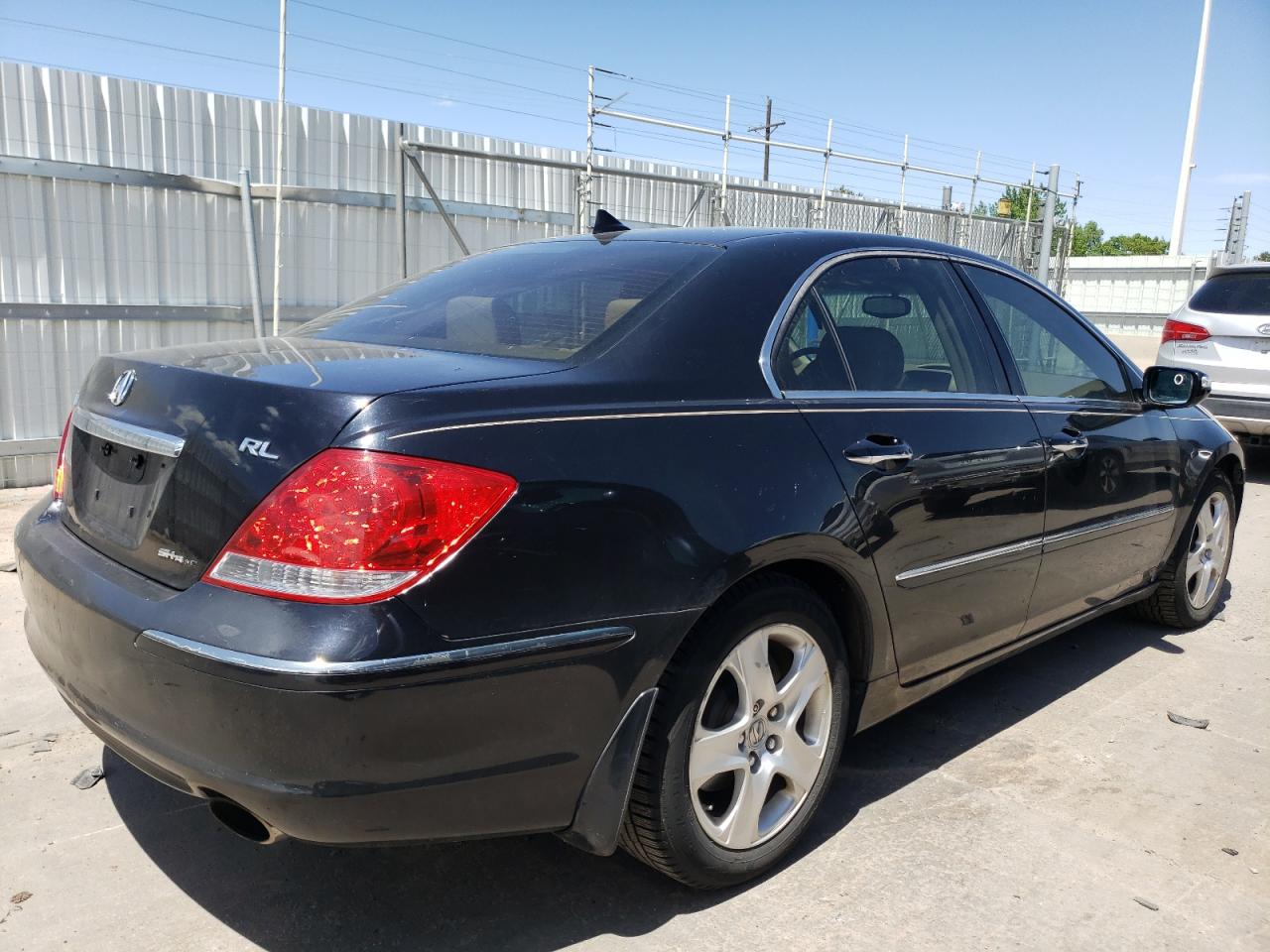 JH4KB16565C001928 2005 Acura Rl