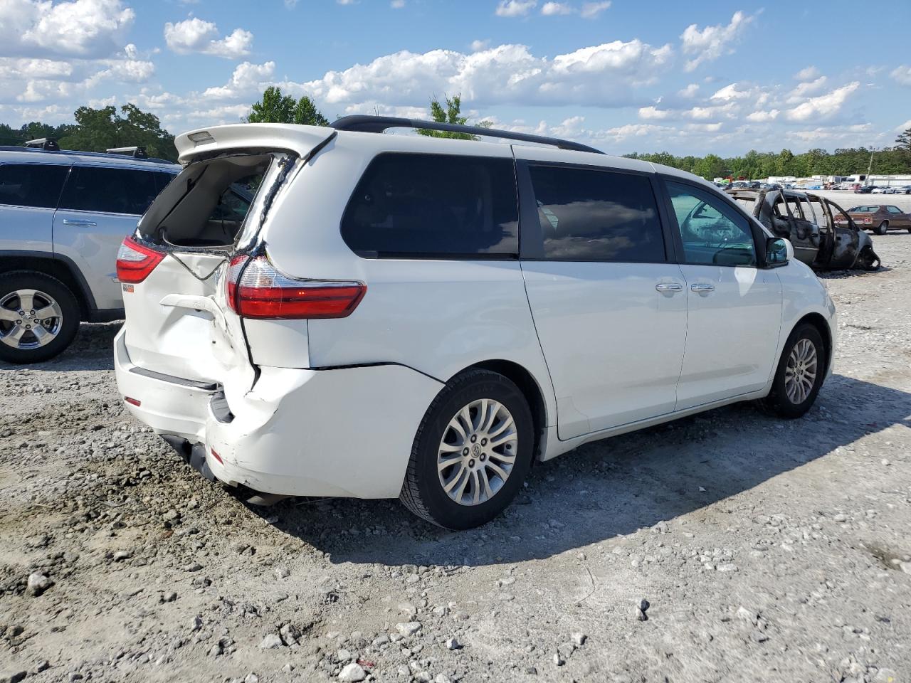 5TDYK3DC9FS677315 2015 Toyota Sienna Xle