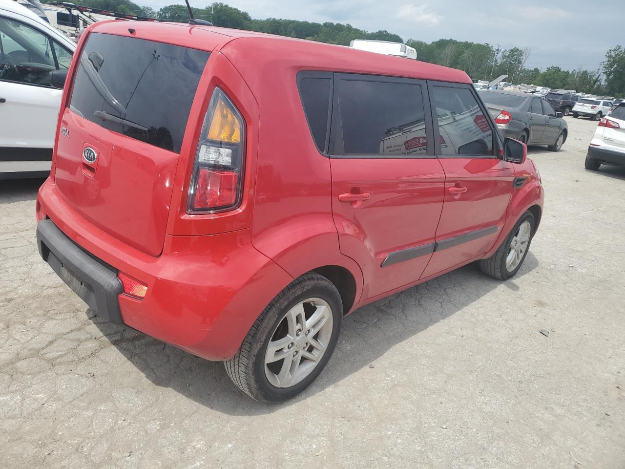 KNDJT2A28B7288304 2011 Kia Soul +