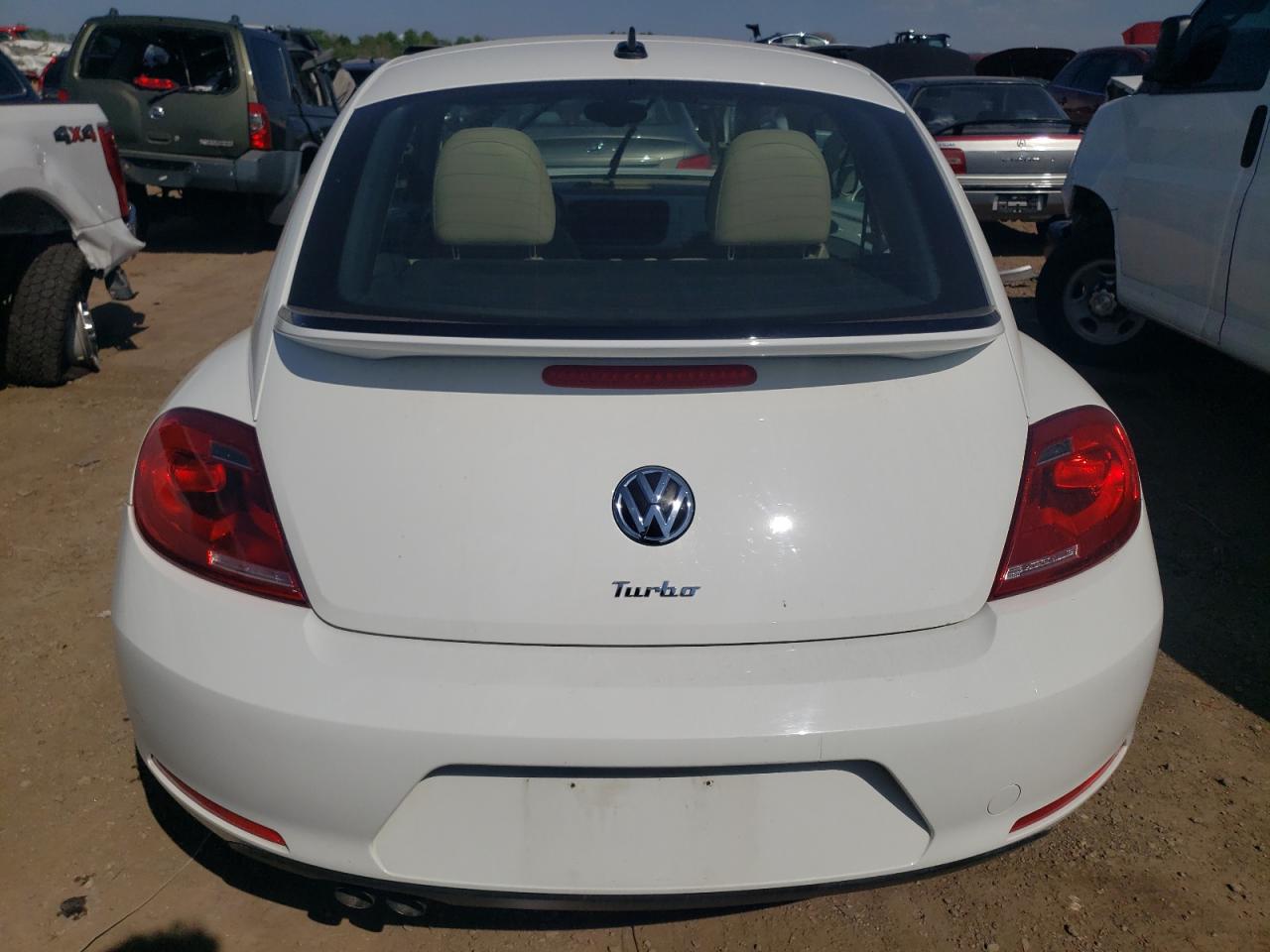 3VWJ17AT1GM636255 2016 Volkswagen Beetle Se