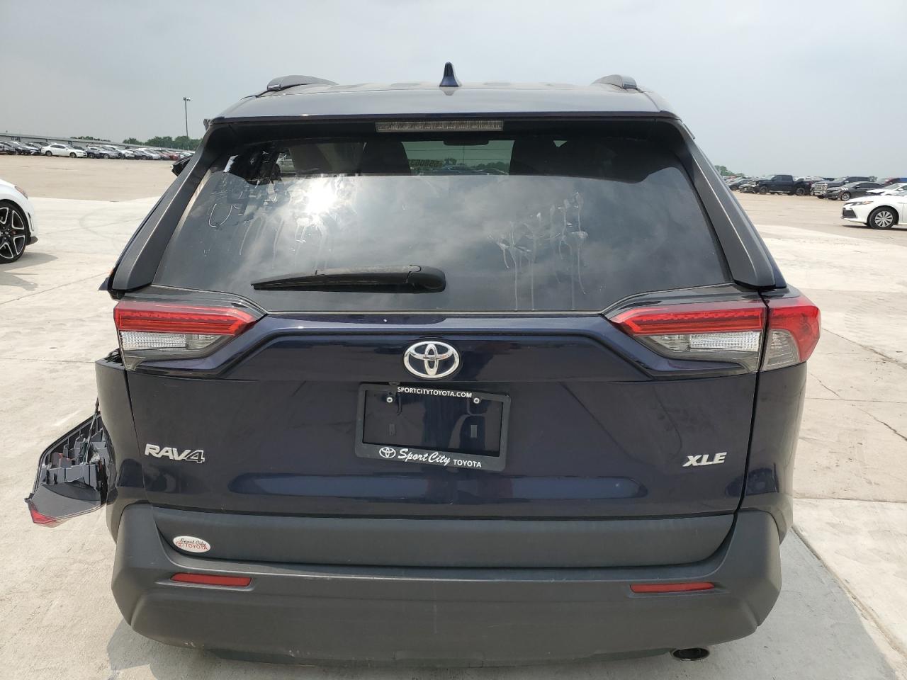 2T3W1RFV9KW047671 2019 Toyota Rav4 Xle