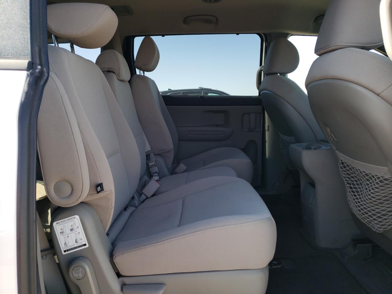 KNDMB5C17F6024881 2015 Kia Sedona Lx