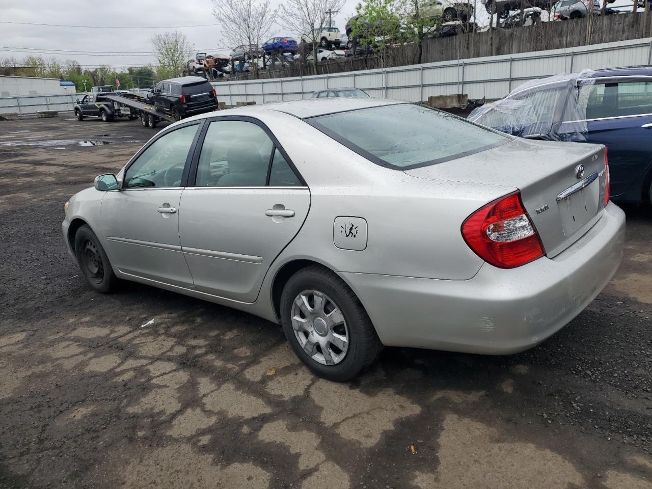 4T1BE32K74U925010 2004 Toyota Camry Le