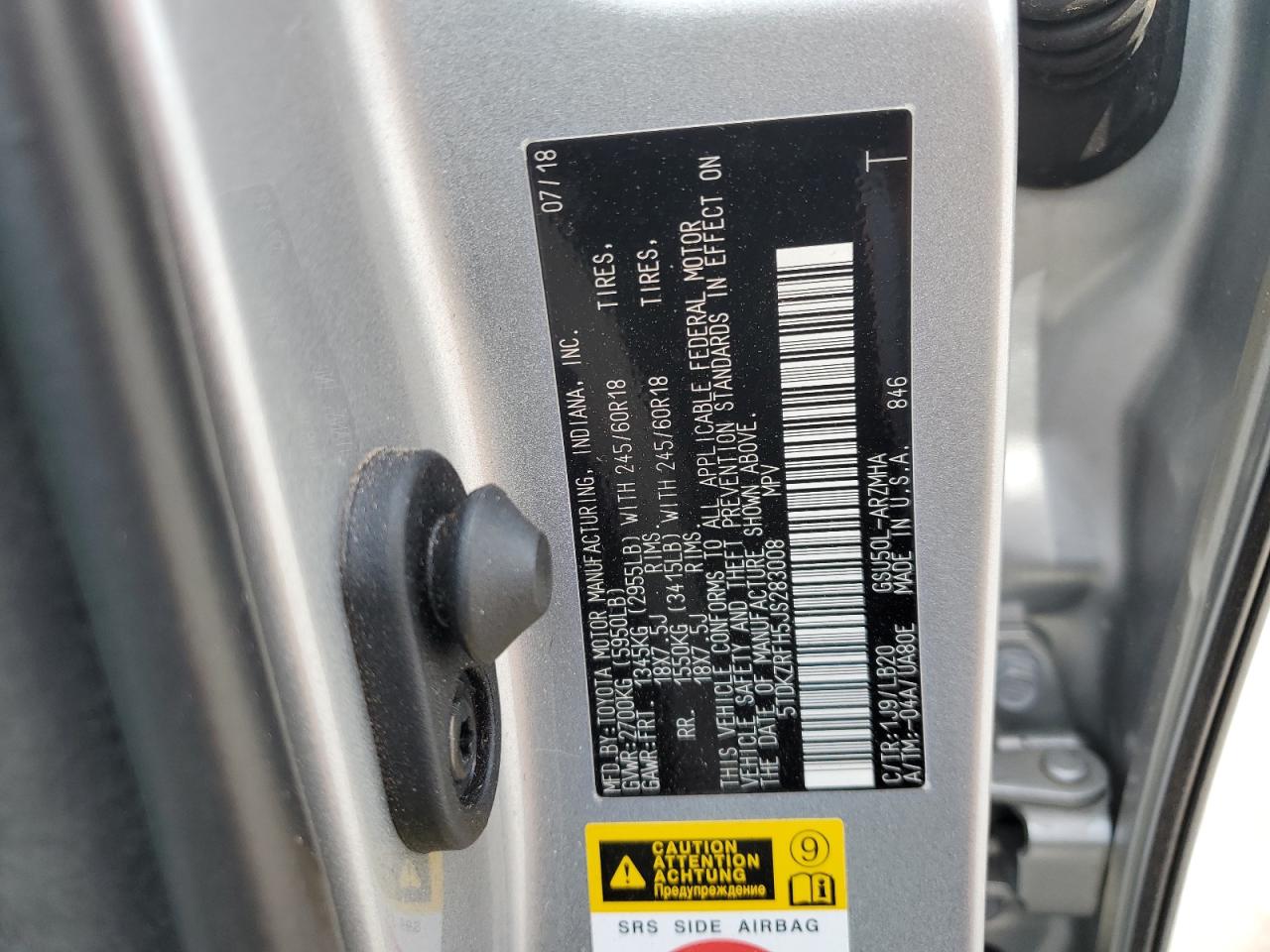 5TDKZRFH5JS283008 2018 Toyota Highlander Se