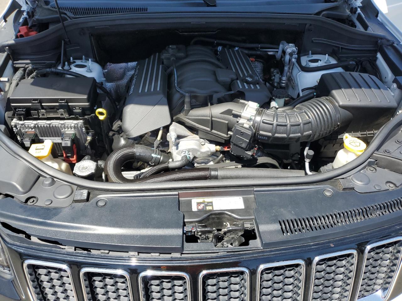 1C4RJFDJ5EC588154 2014 Jeep Grand Cherokee Srt-8