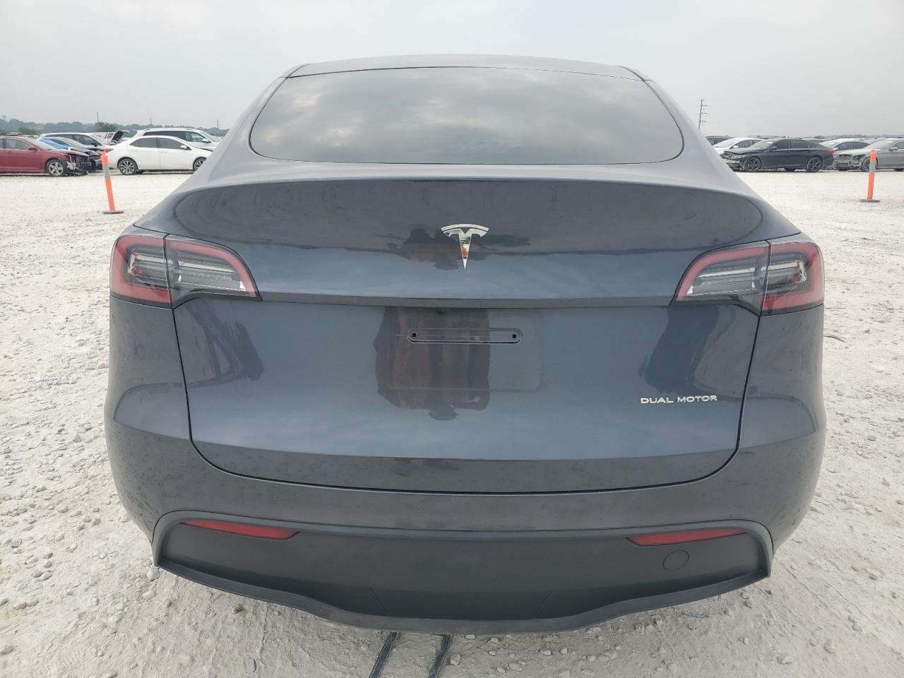 7SAYGDEE4PA211109 2023 Tesla Model Y