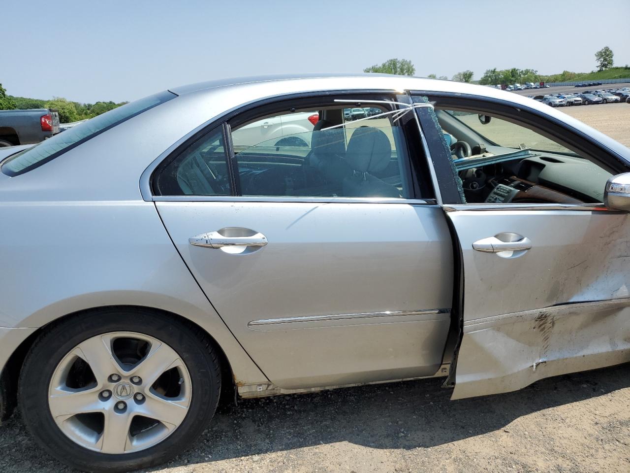 JH4KB16667C001973 2007 Acura Rl