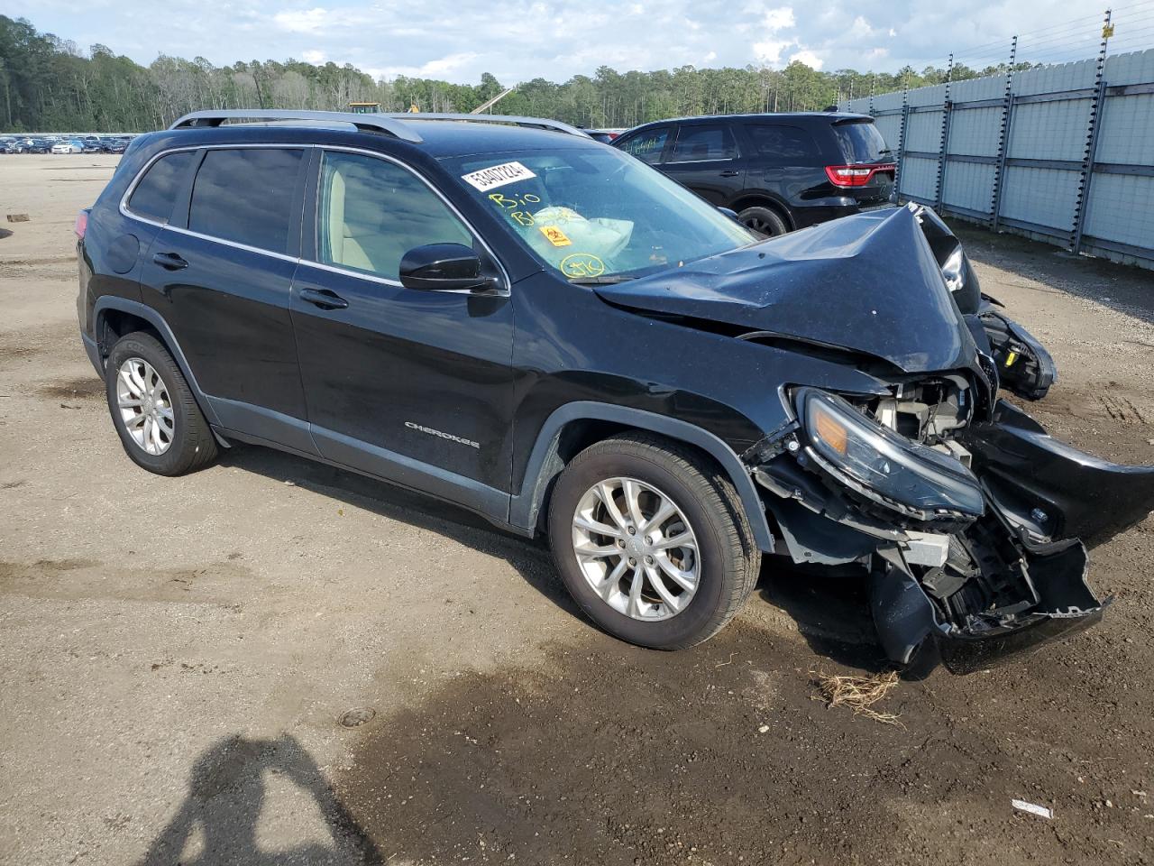 2019 Jeep Cherokee Latitude vin: 1C4PJLCB5KD206369