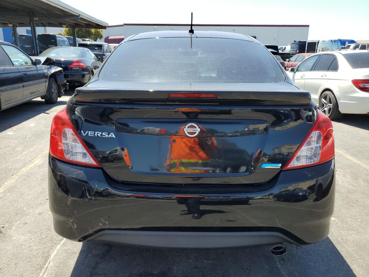 3N1CN7AP1FL829824 2015 Nissan Versa S