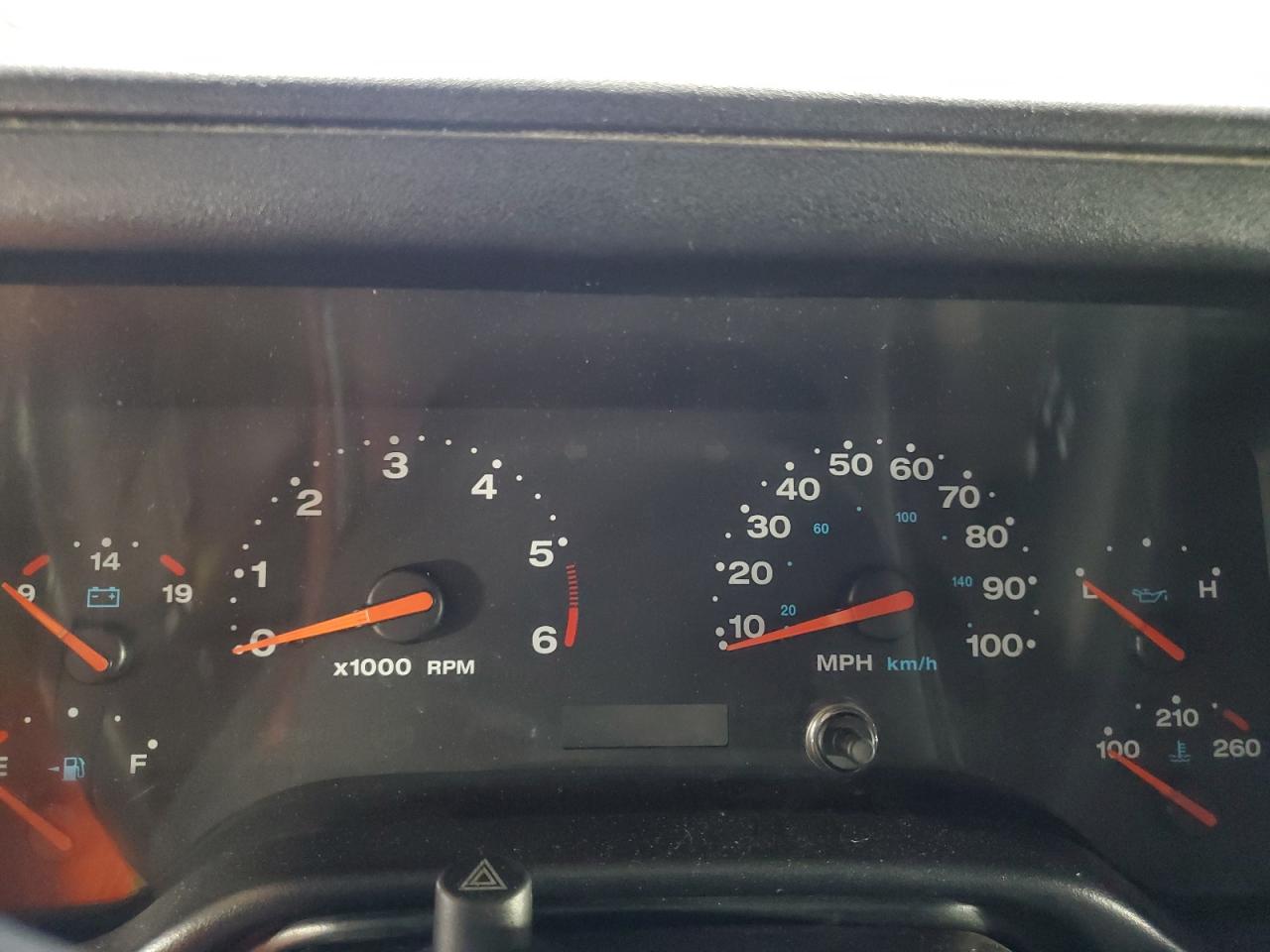 1J4FA59S74P711954 2004 Jeep Wrangler / Tj Sahara