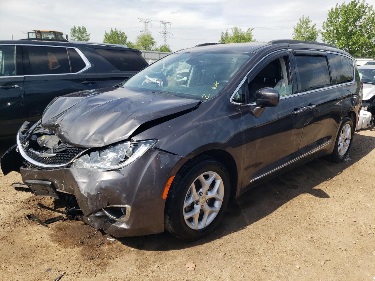 2C4RC1BG0HR533546 2017 Chrysler Pacifica Touring L