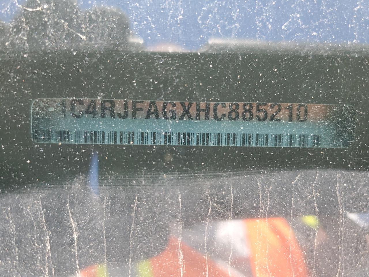 1C4RJFAGXHC885210 2017 Jeep Grand Cherokee Laredo