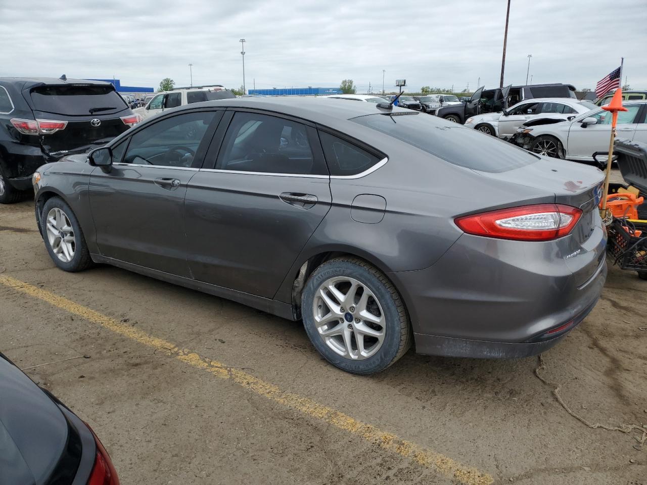 3FA6P0H70ER113631 2014 Ford Fusion Se