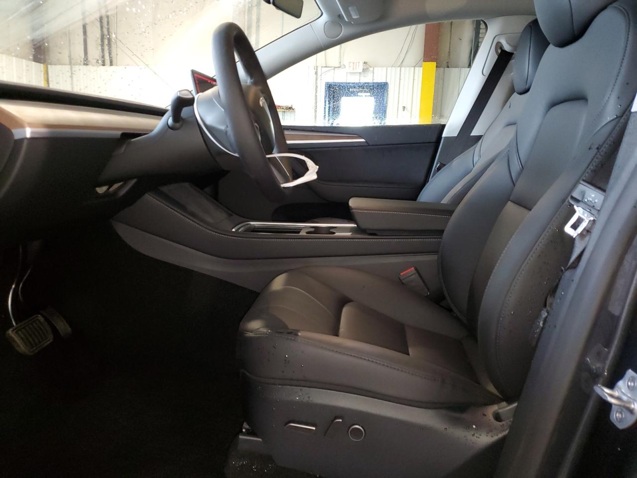 7SAYGDEE0RA261301 2024 Tesla Model Y