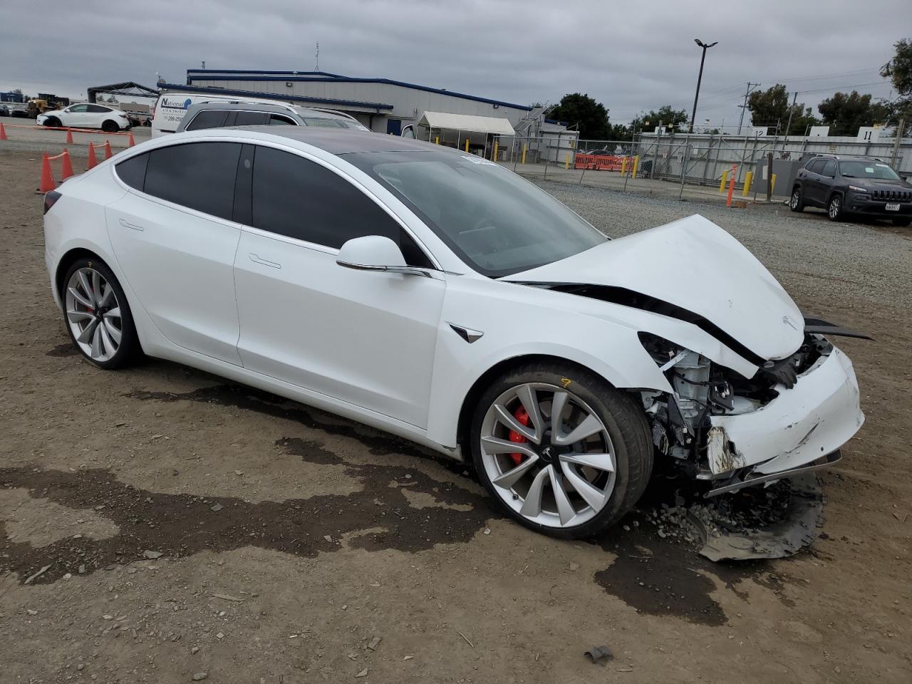 2018 Tesla Model 3 vin: 5YJ3E1EB4JF084356