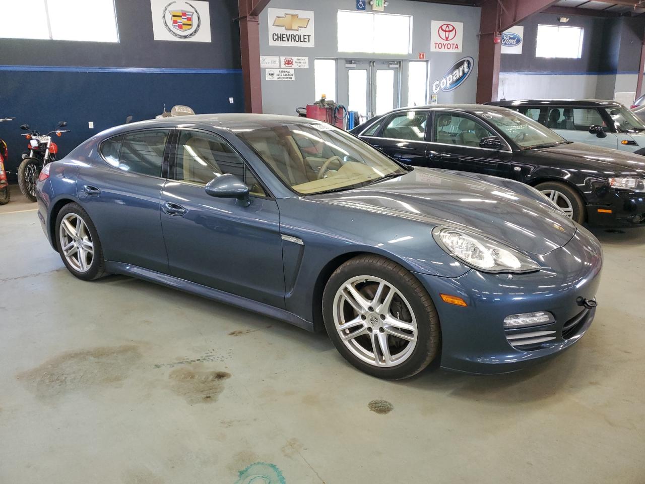 2012 Porsche Panamera 2 vin: WP0AA2A7XCL013740