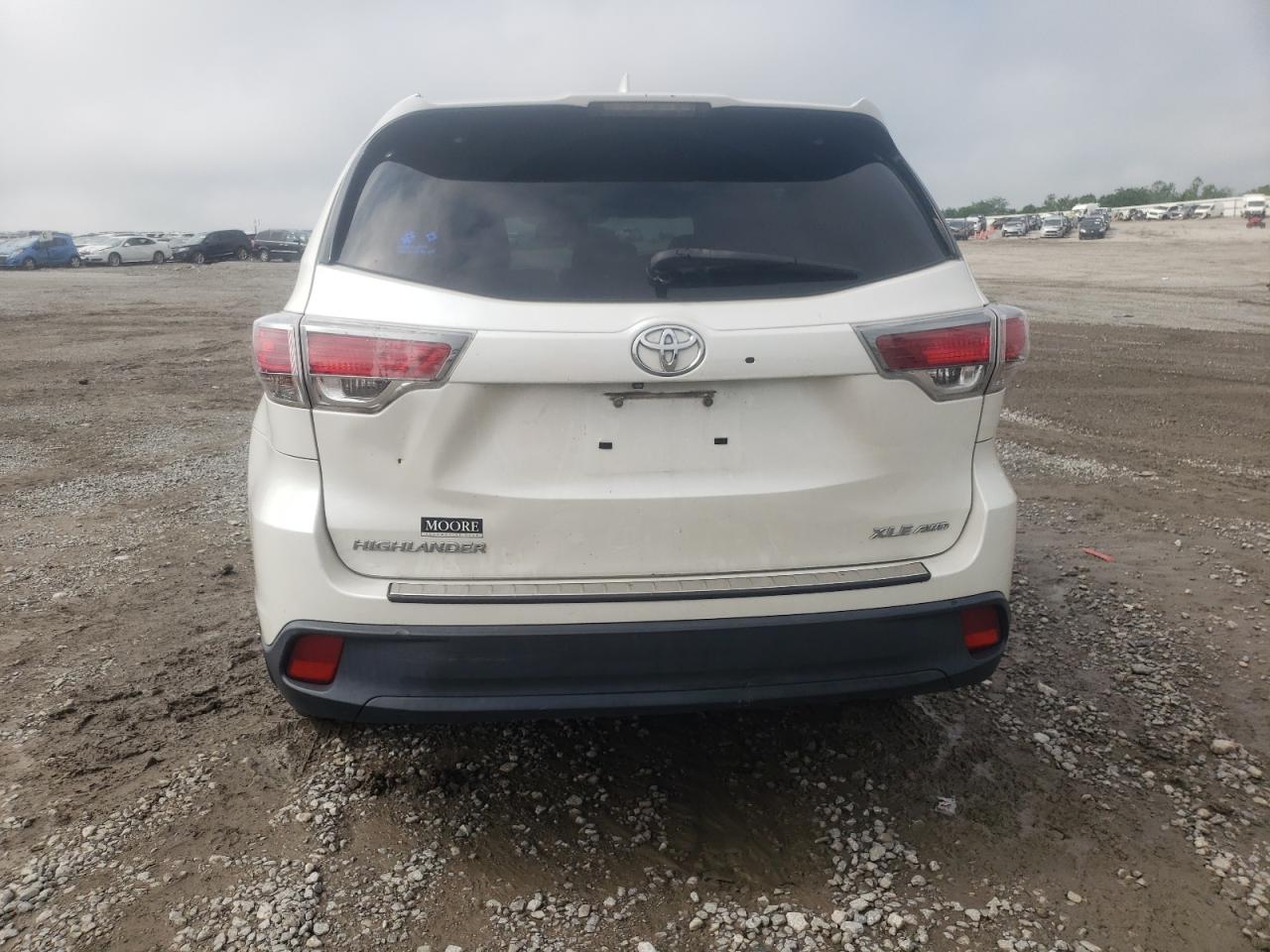 5TDJKRFH4ES066989 2014 Toyota Highlander Xle