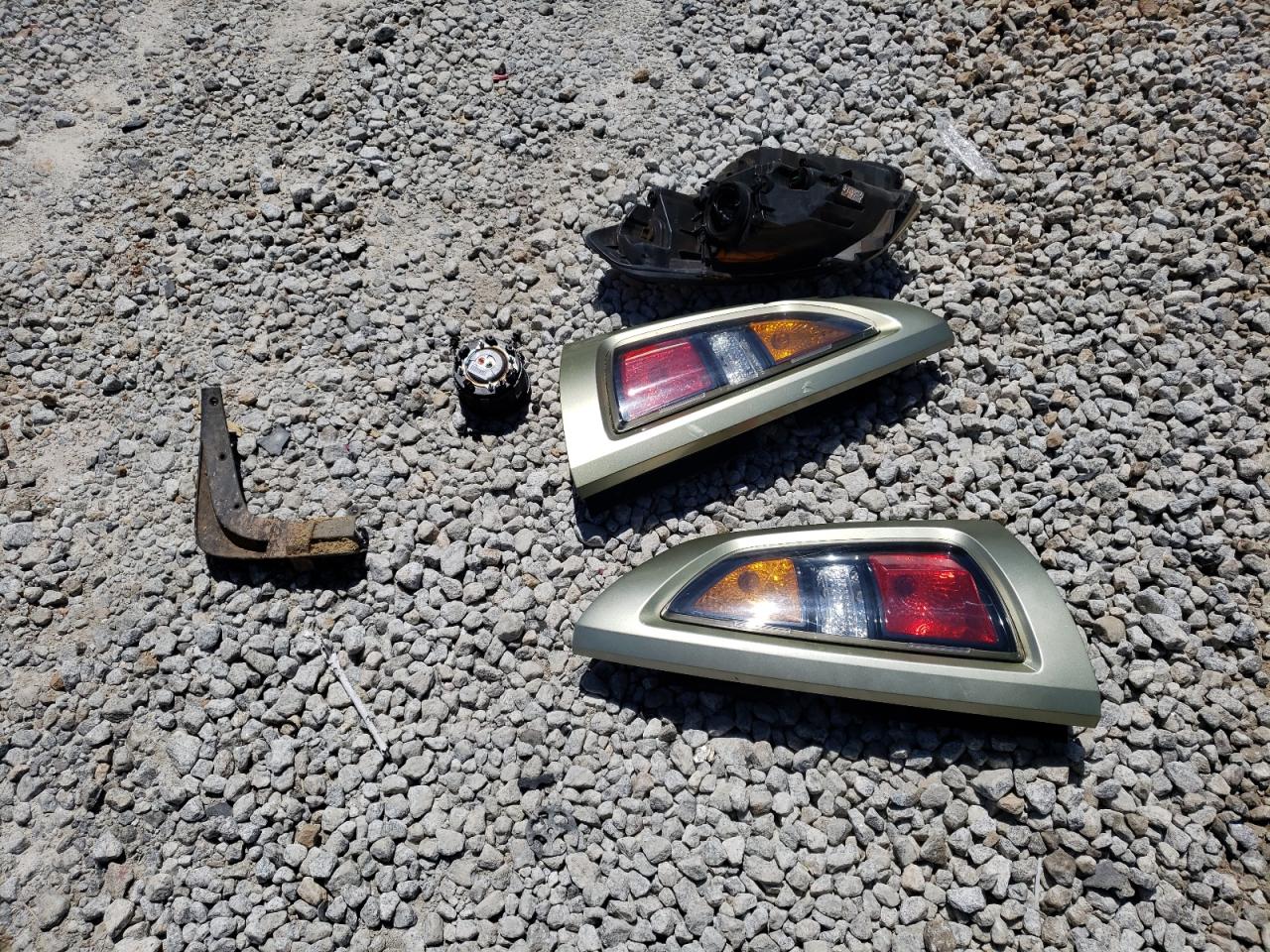 KNDJT2A22B7279209 2011 Kia Soul +