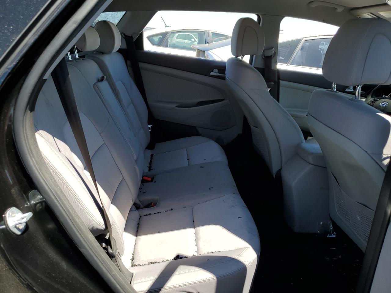 KM8J33A44JU700673 2018 Hyundai Tucson Sel