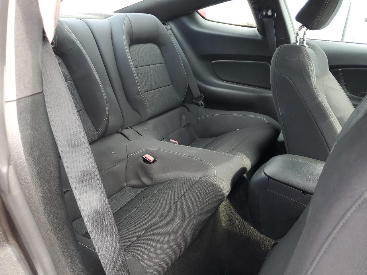 1FA6P8AMXH5299068 2017 Ford Mustang