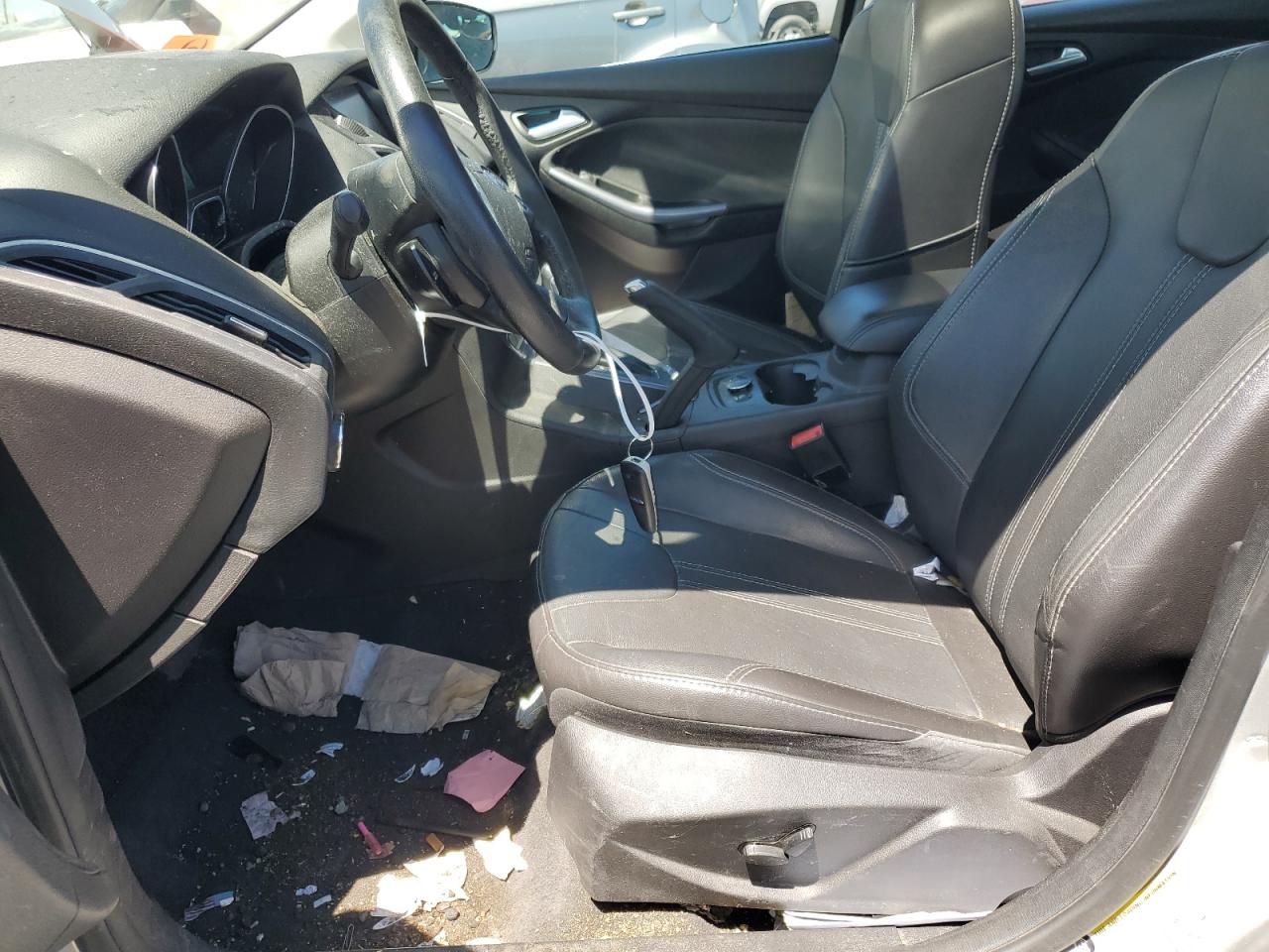 1FADP3N28EL303273 2014 Ford Focus Titanium