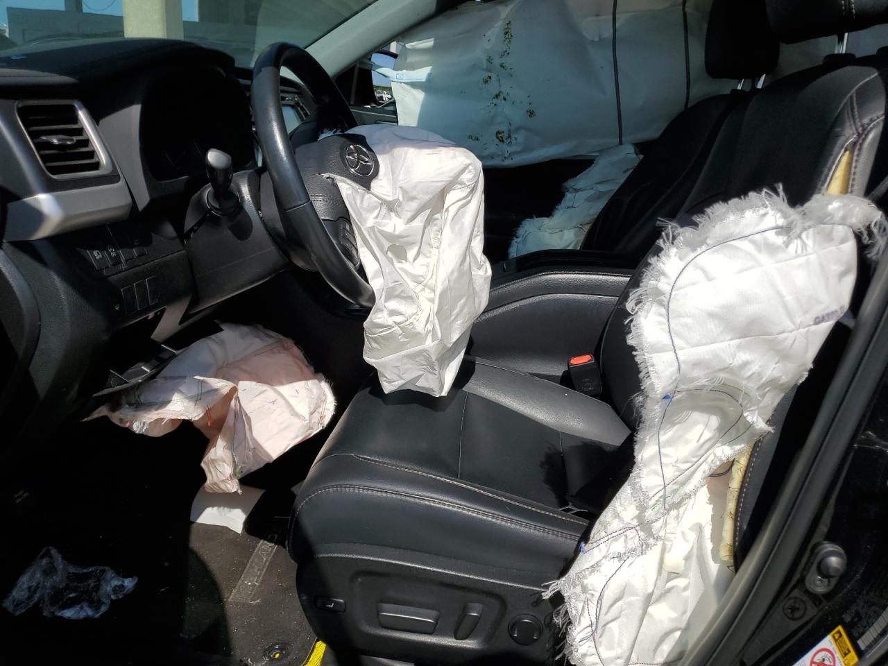 5TDKZRFH8KS570988 2019 Toyota Highlander Se