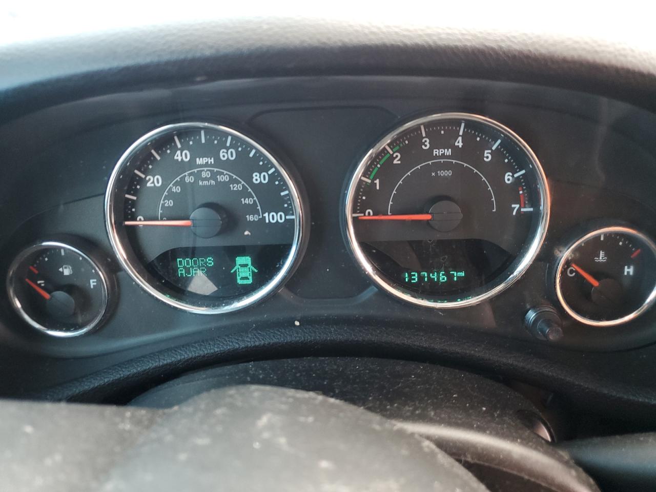 1C4HJWEG5GL101696 2016 Jeep Wrangler Unlimited Sahara