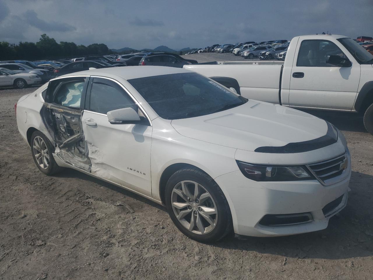 2G1105S35J9117081 2018 Chevrolet Impala Lt