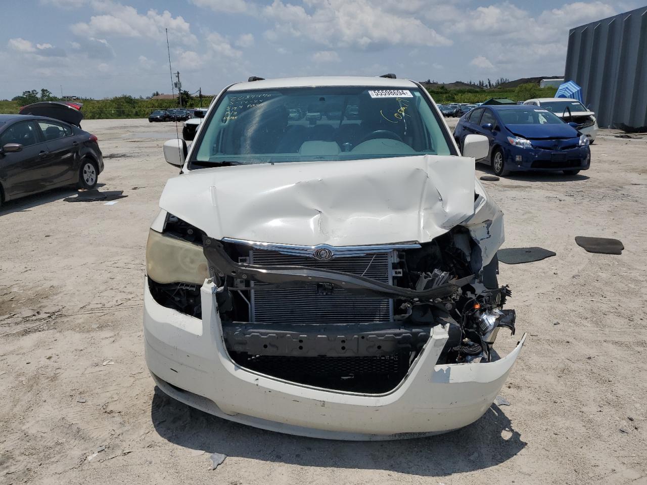 2A4RR5D17AR337022 2010 Chrysler Town & Country Touring