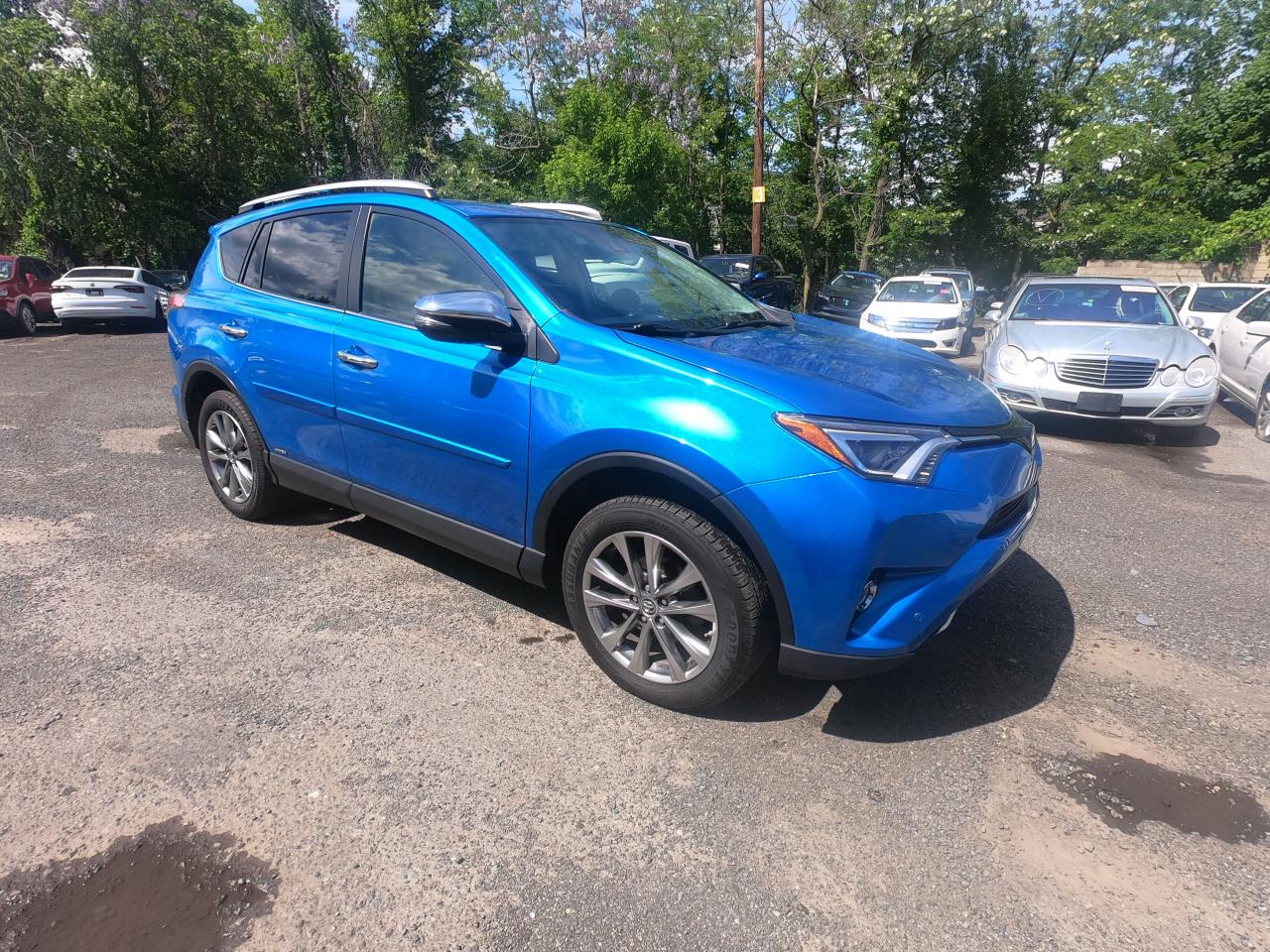 2016 Toyota Rav4 Hv Limited vin: JTMDJREVXGD017074