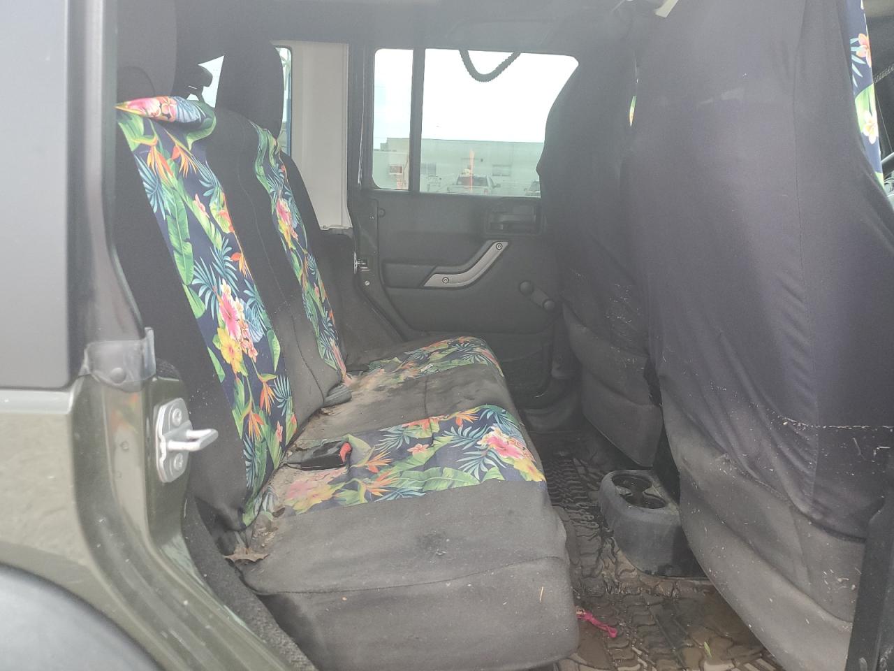 1C4BJWDG9FL737608 2015 Jeep Wrangler Unlimited Sport