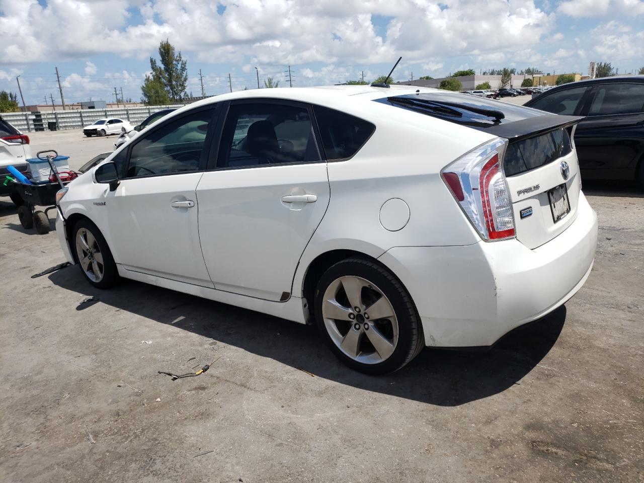 JTDKN3DUXD1671085 2013 Toyota Prius