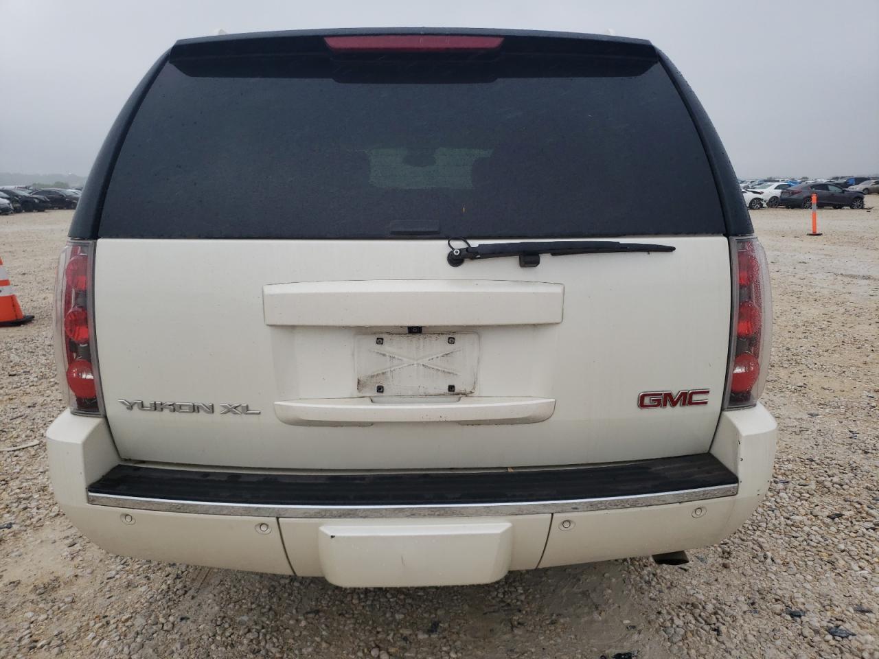 1GKS2MEF6ER212092 2014 GMC Yukon Xl Denali