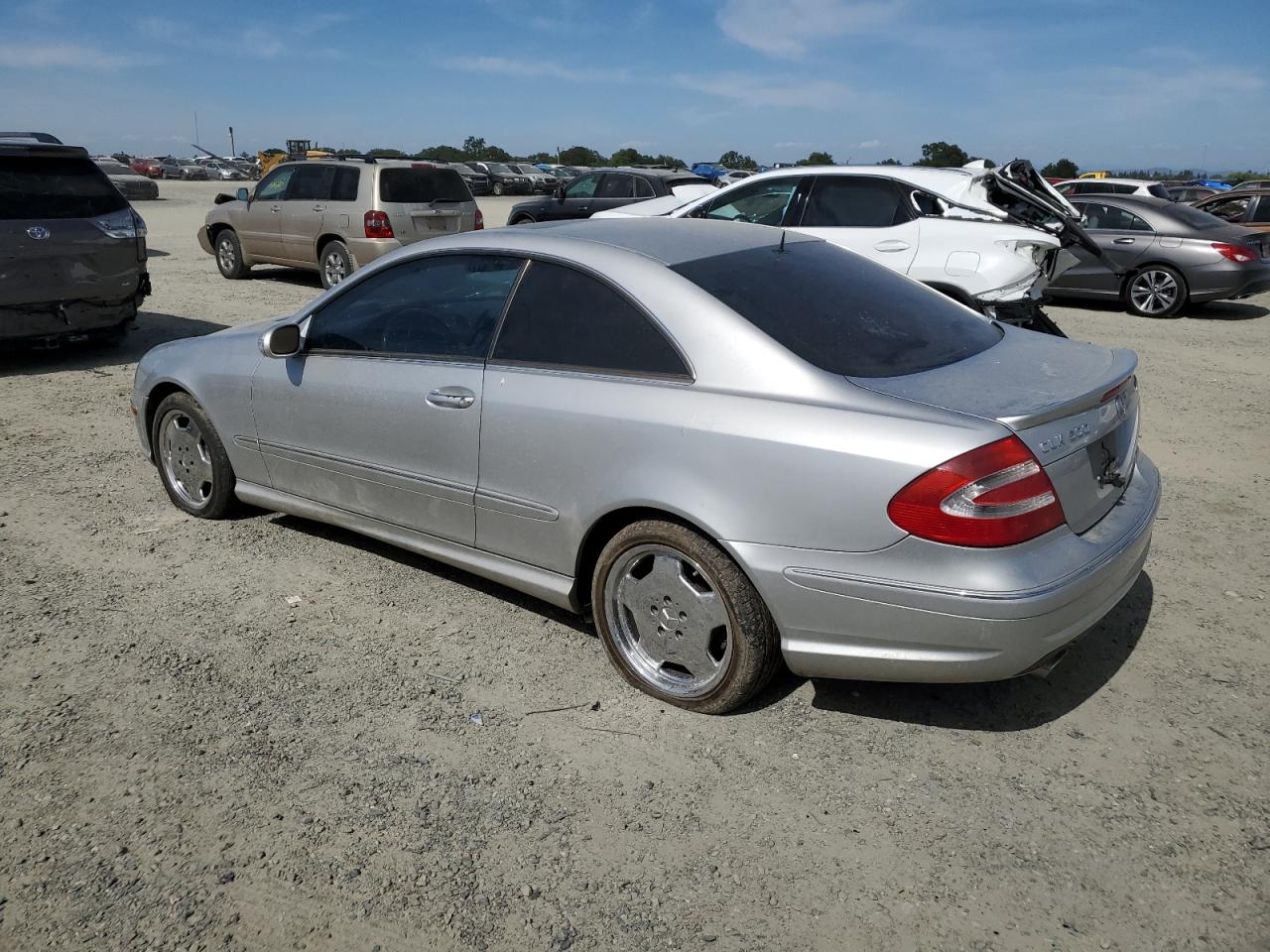 WDBTJ75J55F147597 2005 Mercedes-Benz Clk 500