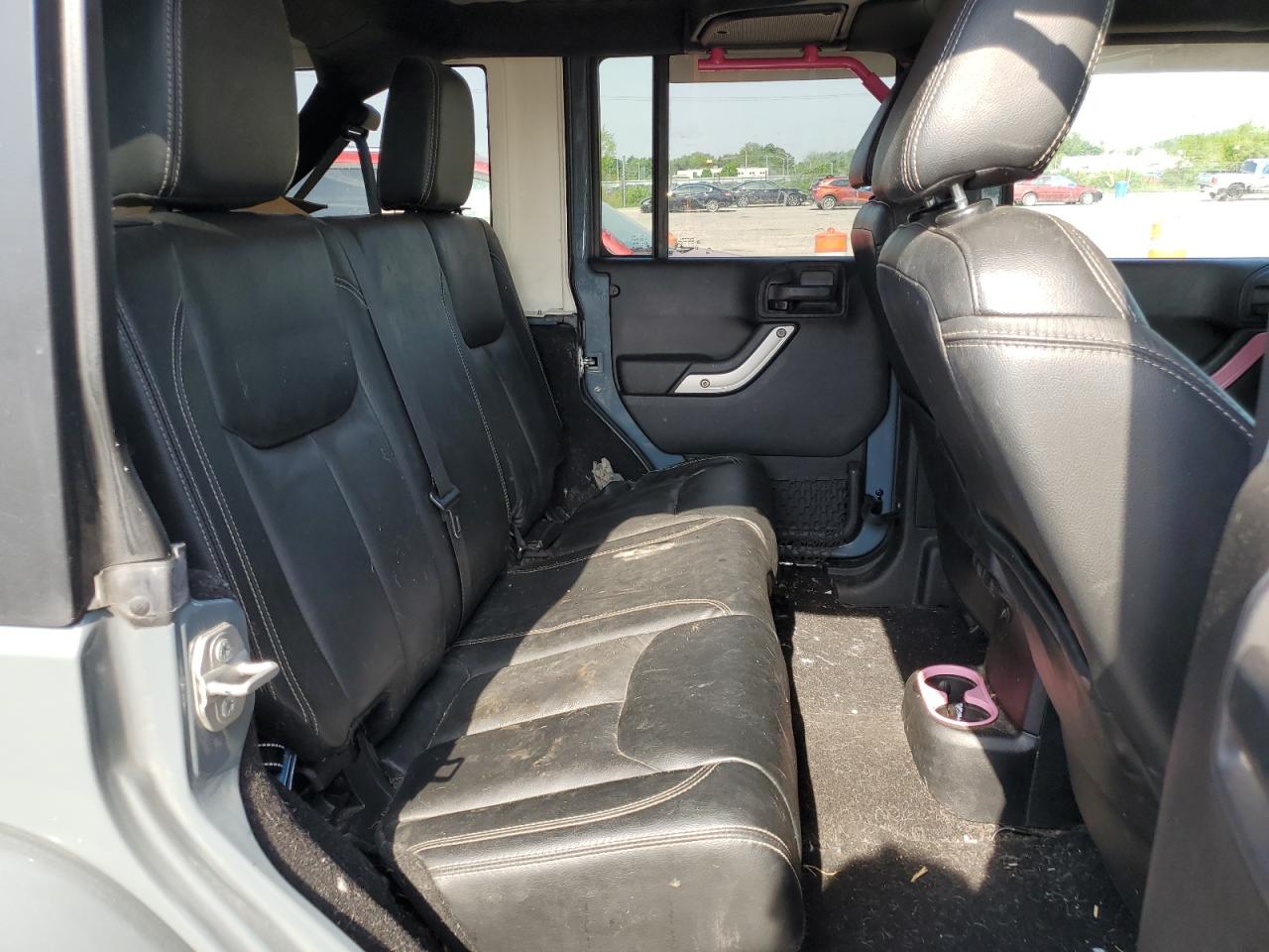 1C4BJWEG0FL668189 2015 Jeep Wrangler Unlimited Sahara