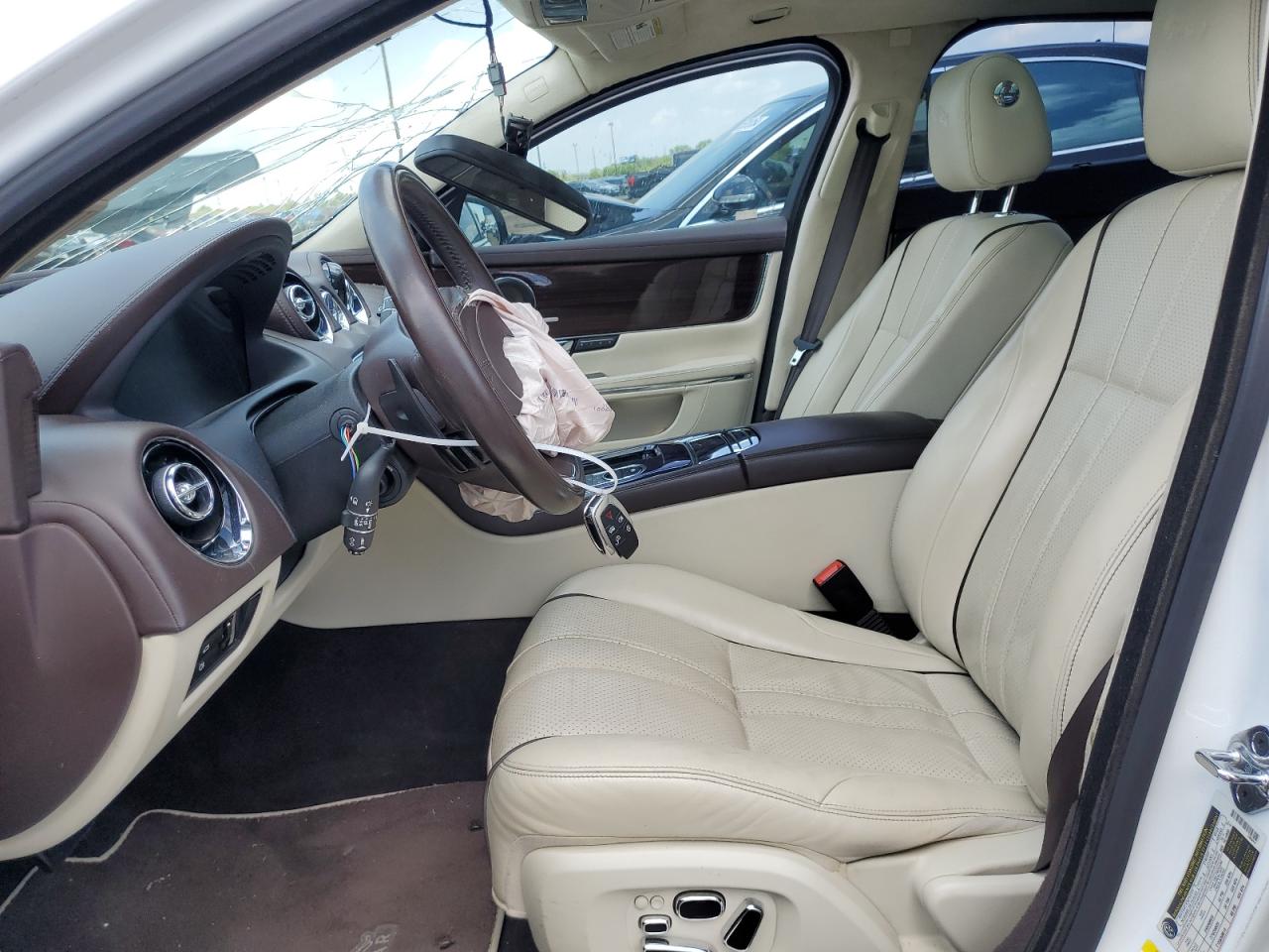 SAJWA2GB6BLV06266 2011 Jaguar Xjl