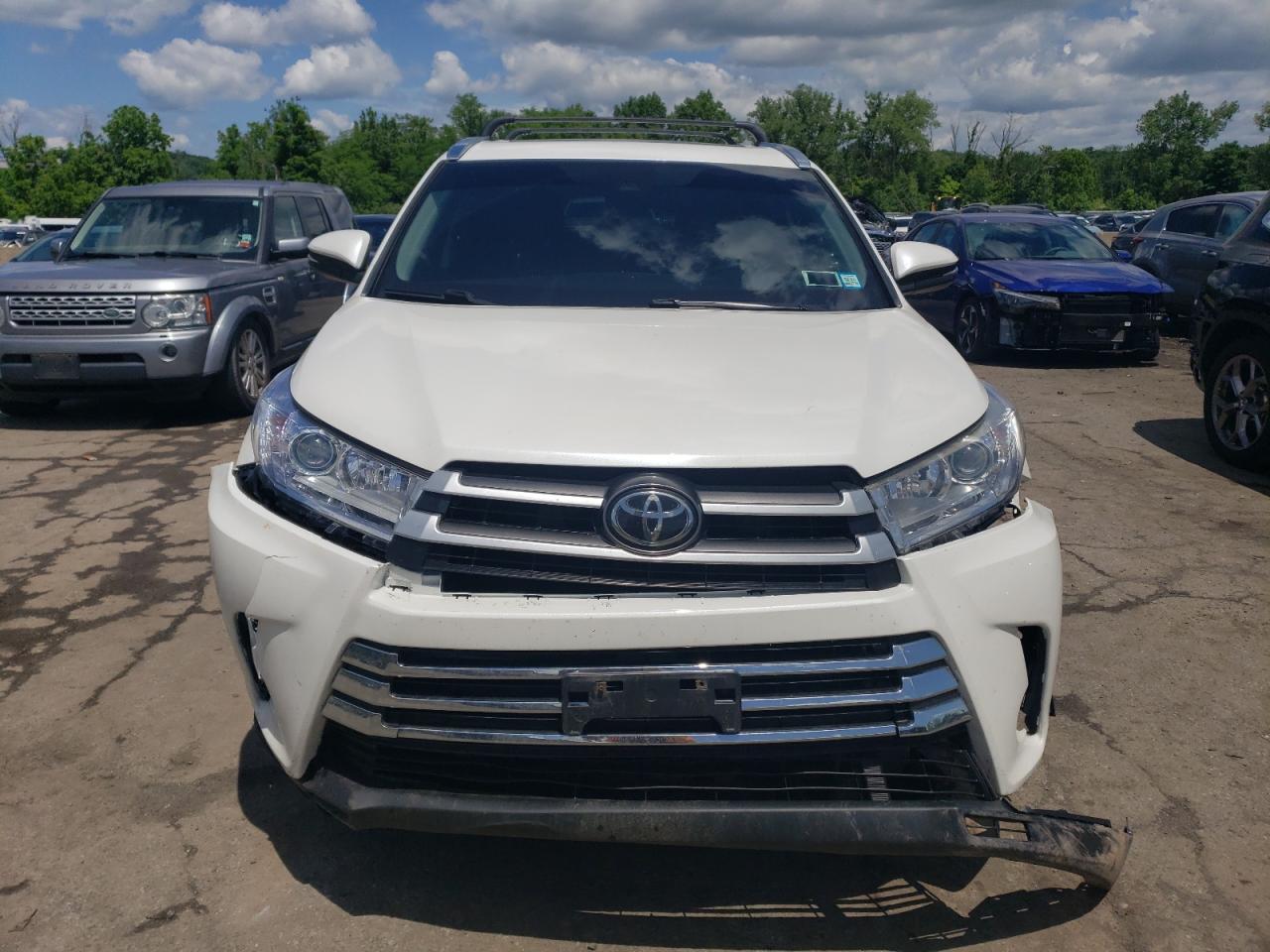 5TDJZRFH6HS446397 2017 Toyota Highlander Se