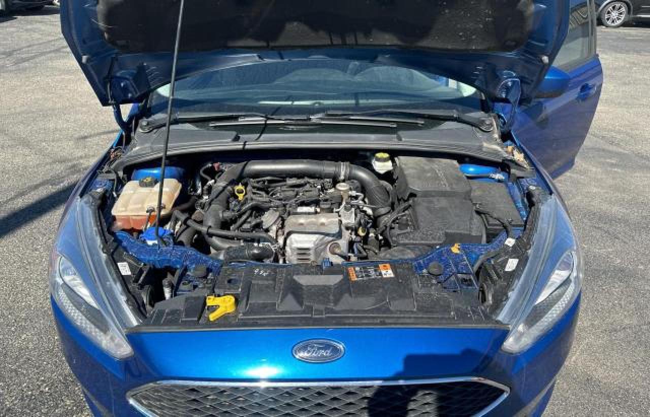 2018 Ford Focus Se vin: 1FADP3FE3JL244605